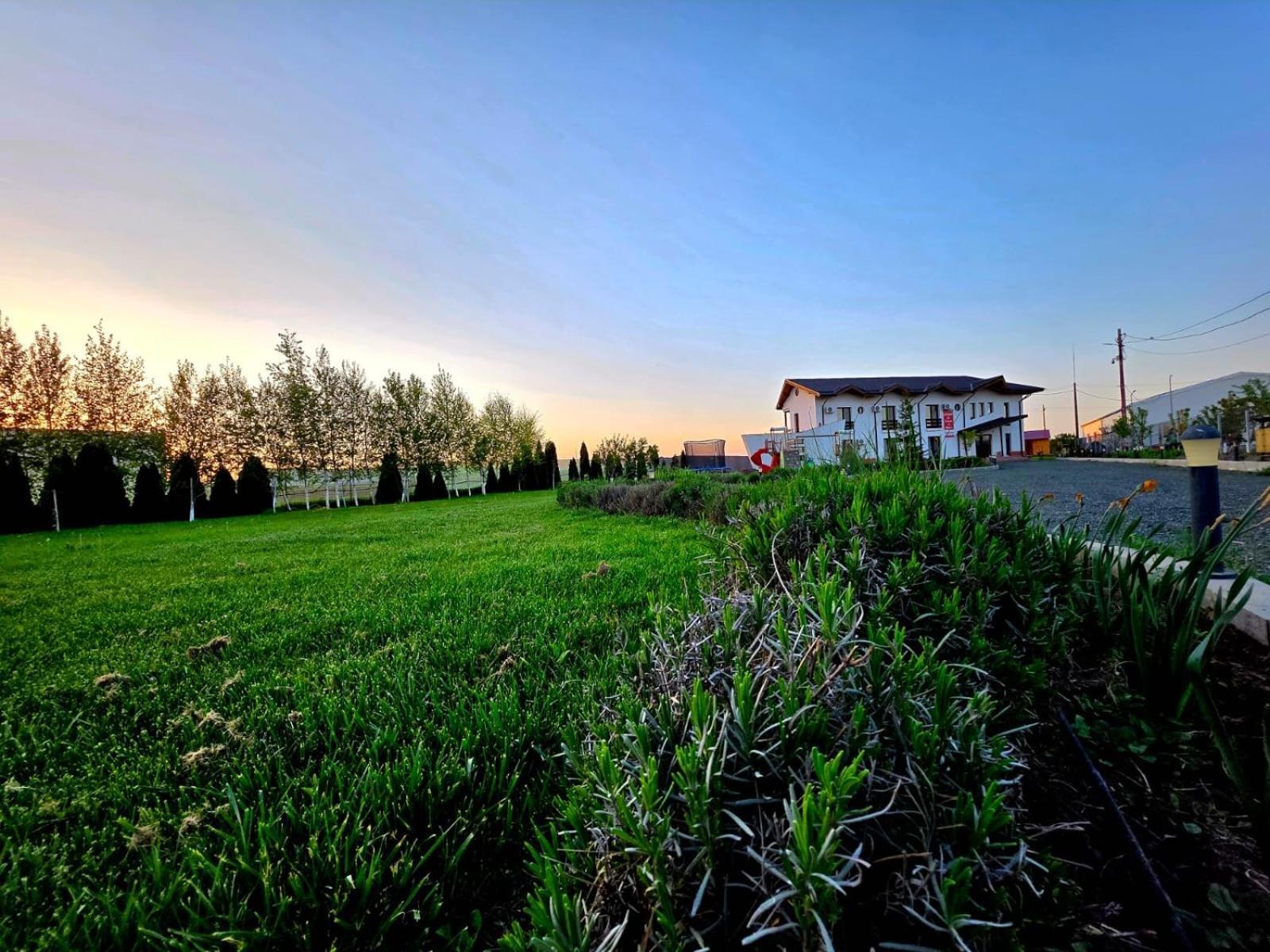 Agropensiunea Livada Lui Cezar Si Rares Farm stay Cataloi